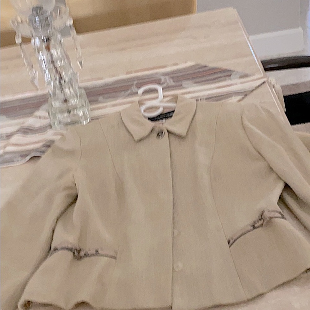 Ladies pant suit for everyday use